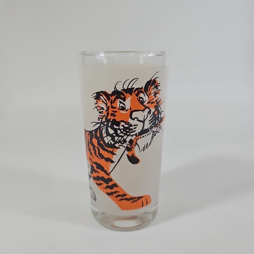 Vintage 1960s Esso Exxon Gas "Put A Tiger in Your Tank" Drinking‎ Frosted Glass